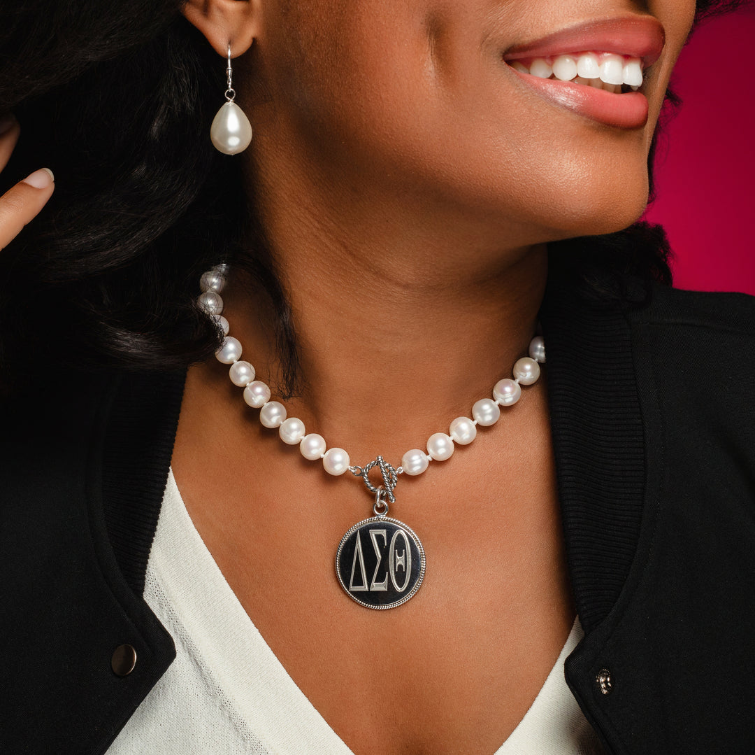 DST 10mm Cultured Freshwater Pearls