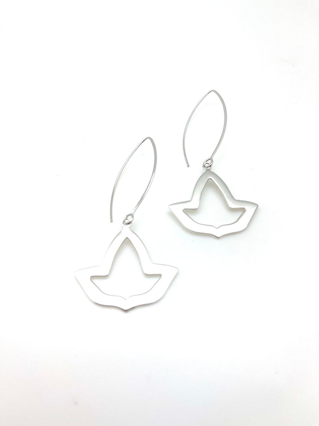 Open Ivy Leaf Thread Earrings-Medium