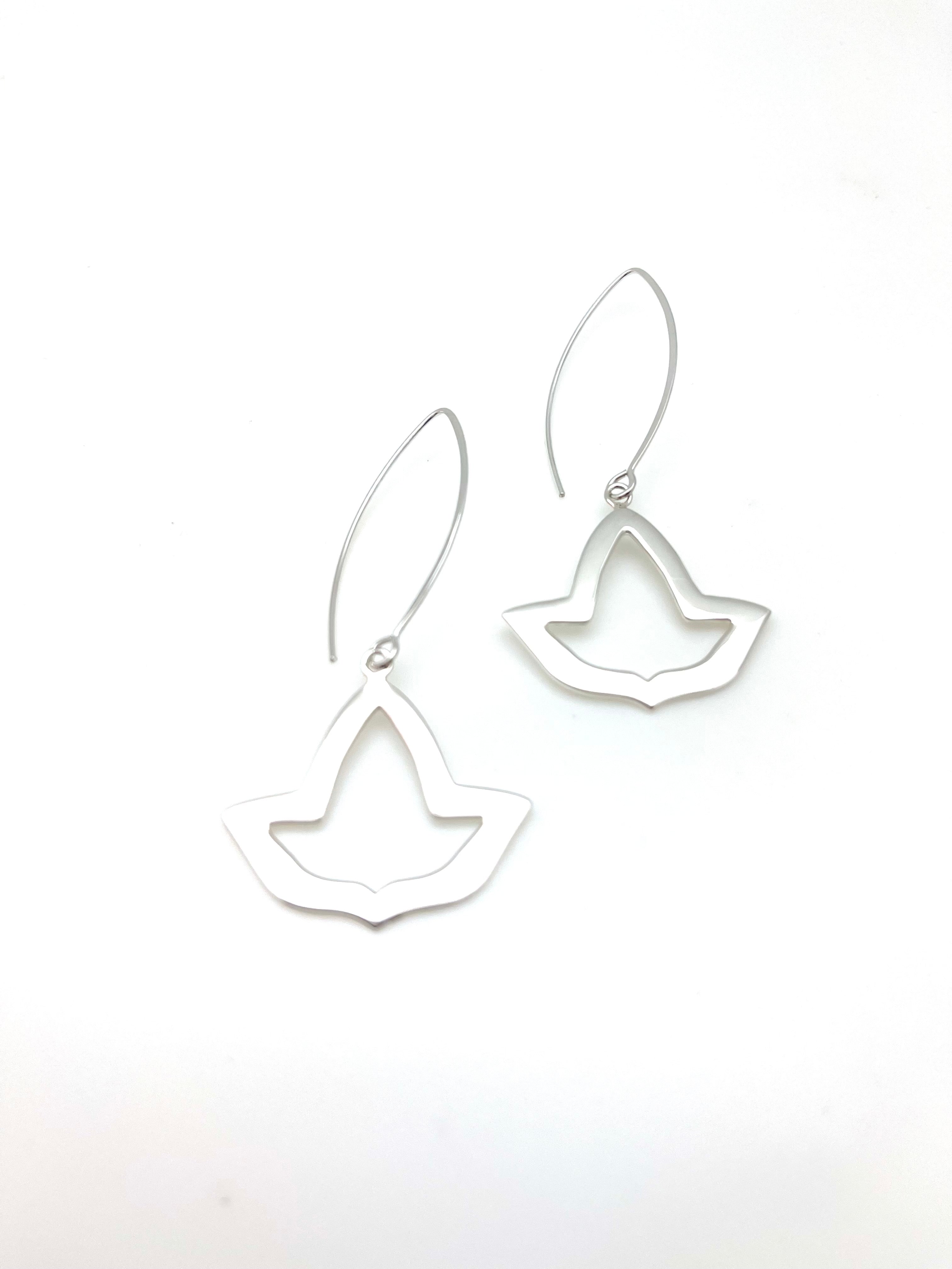 Open Ivy Leaf Thread Earrings-Medium