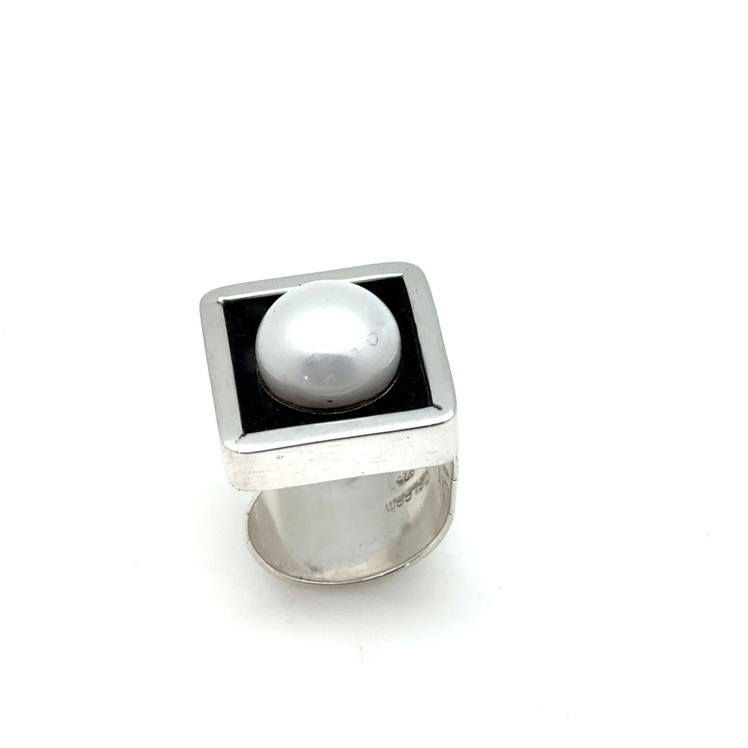 Cultured Freshwater Pearl Square Ring