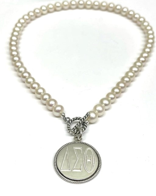 DST Freshwater Pearl Necklace
