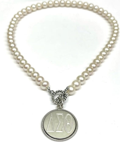 DST Freshwater Pearl Necklace